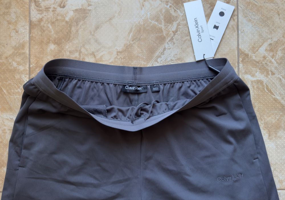 Шорти Calvin Klein Jeans м і L нові чоловічі