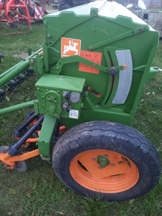 Siewnik zbożowy Amazone D8-30