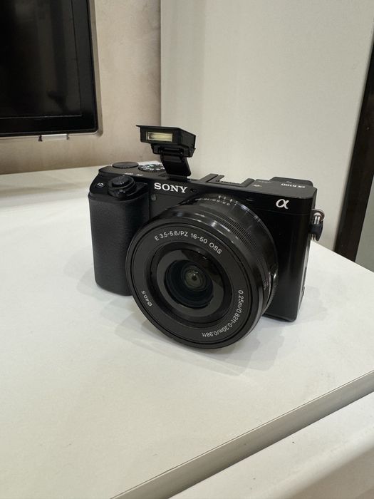 Камера Sony A6100 + об’єктив 16–50mm OSS (стан відмінний)