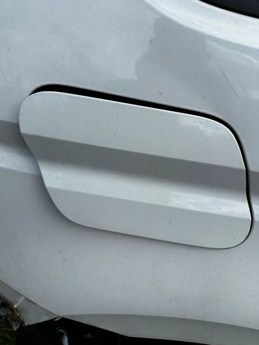 Klapka Wlewu Paliwa VW Touran III 5TA Idealna Biała