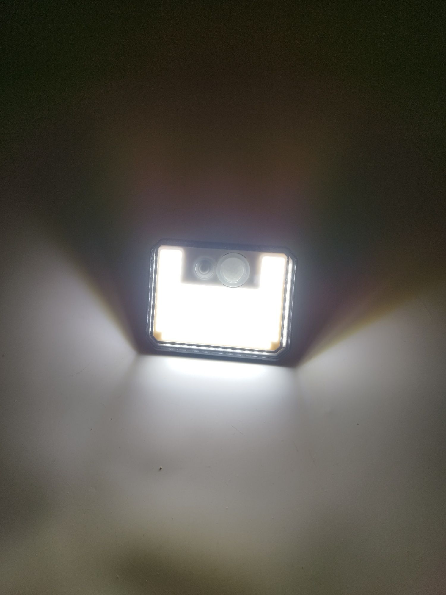 Oświetlenie solarne lampa LED 178led z czujnikiem