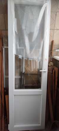 Продам металопластиковую дверь балконного блока