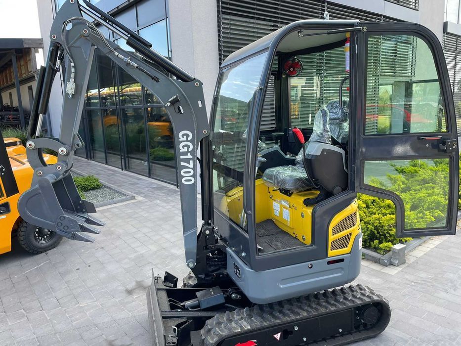 Minikoparka ruchome ramie, rozsuwane gąsienice, kabina GG1700C