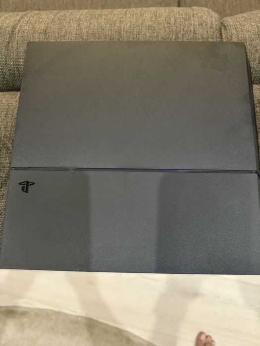 PS4 500GB como nova