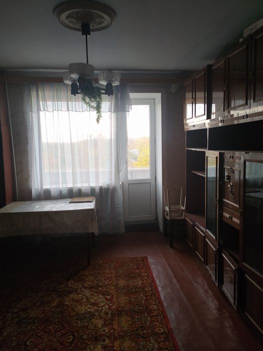 Продається трьох кімнатна квартира