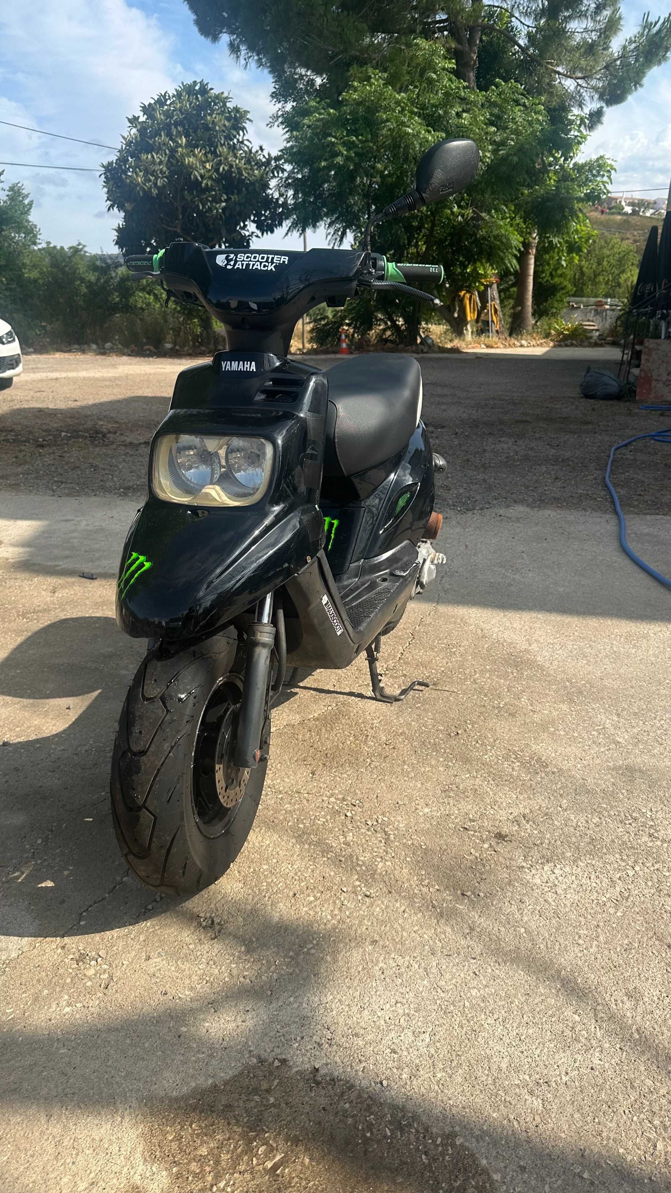 bws 50cc com estética de origem mas muito material