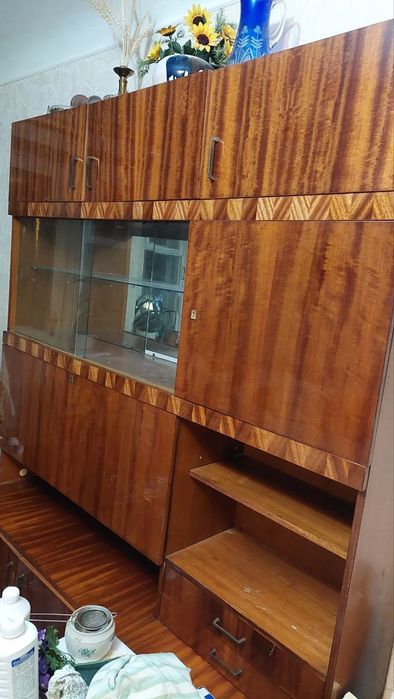 Продам мебель, сервант