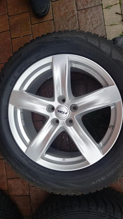 Sprzedam komplet koł zimowych 235/60 R18