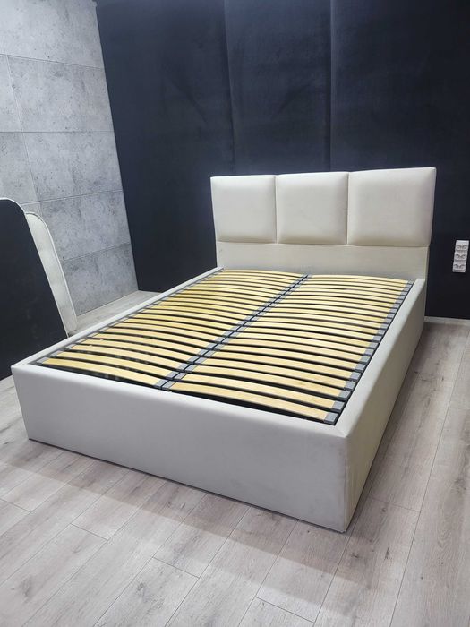 Łóżka tapicerowane , włoskie  tkaniny