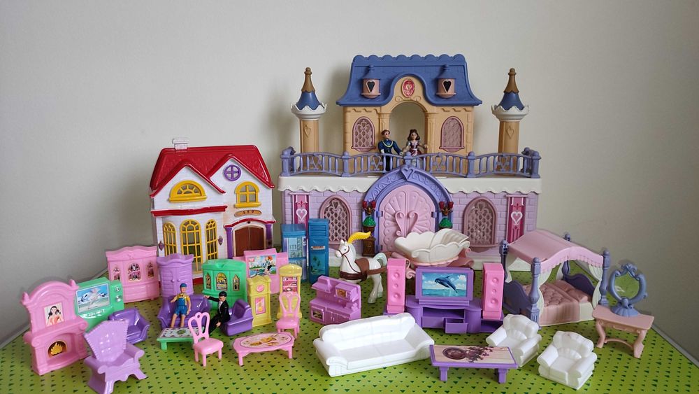 Zamek + Domek z mebelkami , Duży Zestaw mebelków