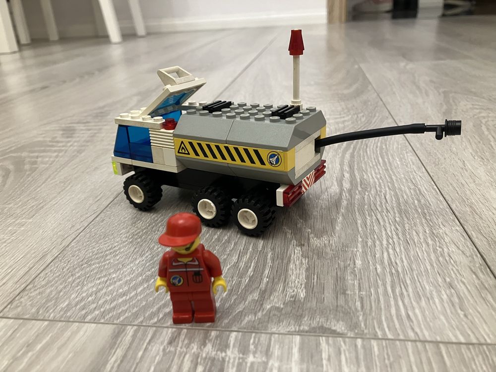 Lego system city space port 6459 - Fuel Truck