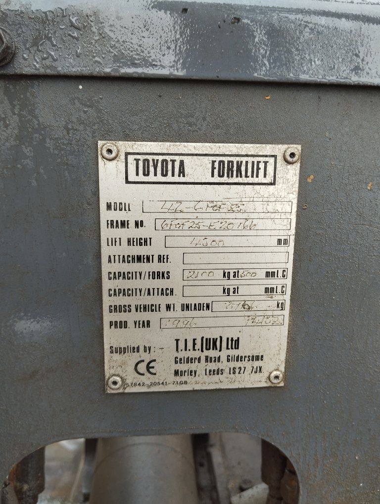 Empilhador Toyota gás 2,5tn