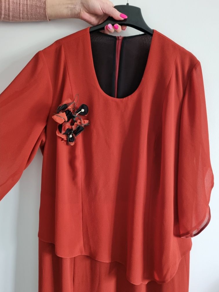 Elegancka, długa sukienka, idealna na wesele lub inne wyjątkowe okazje