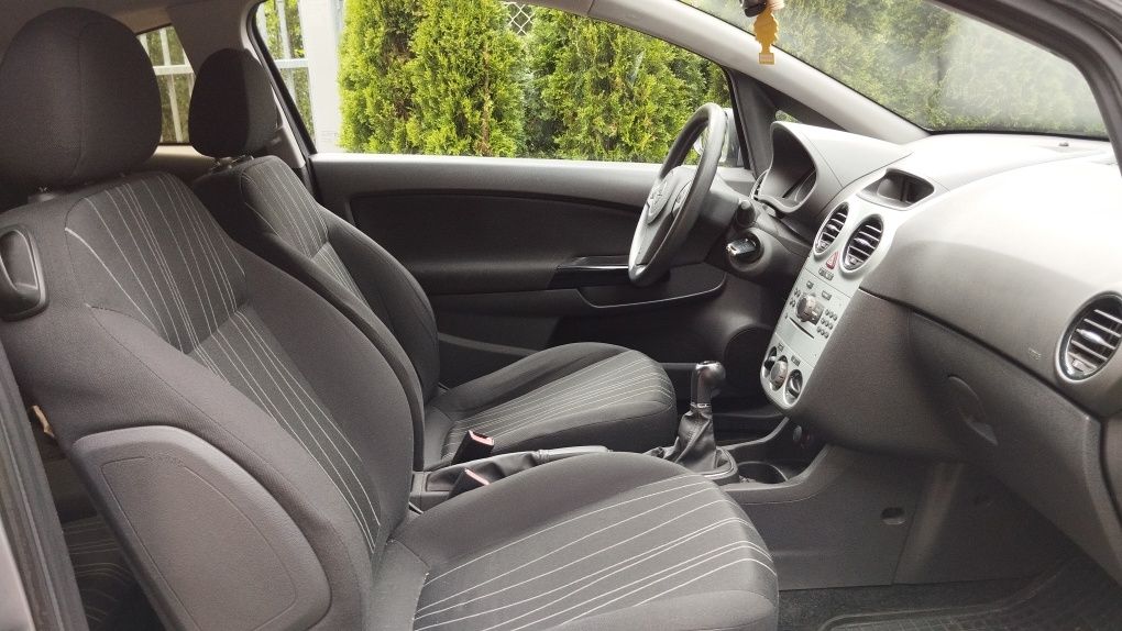Opel Corsa D benzyna, klima, 2009r
