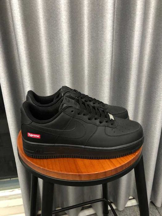 Buty meskie Mokasyny Nike_Air_Force_1_Low_Supreme_black_ R.45