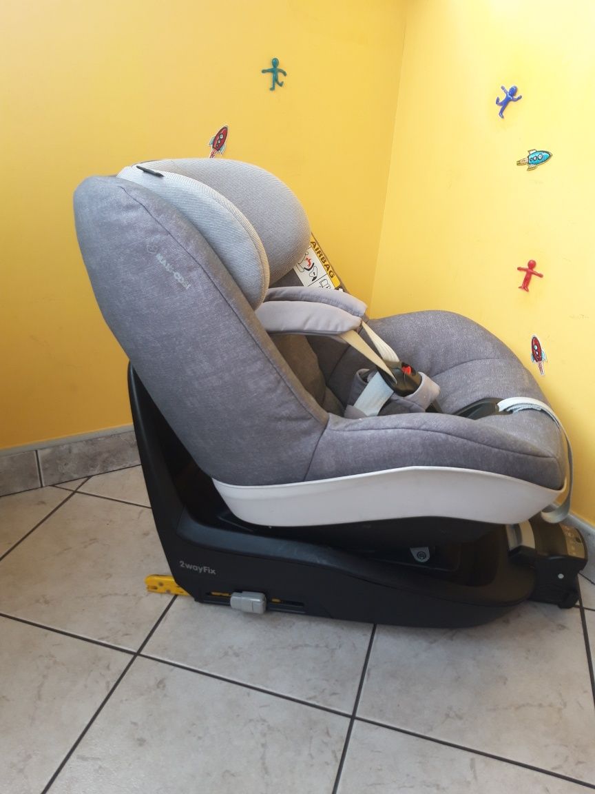 Fotelik samochodowy Maxi Cosi 2wayPearl z bazą 2wayfix 9-18 kg.Wysyłka