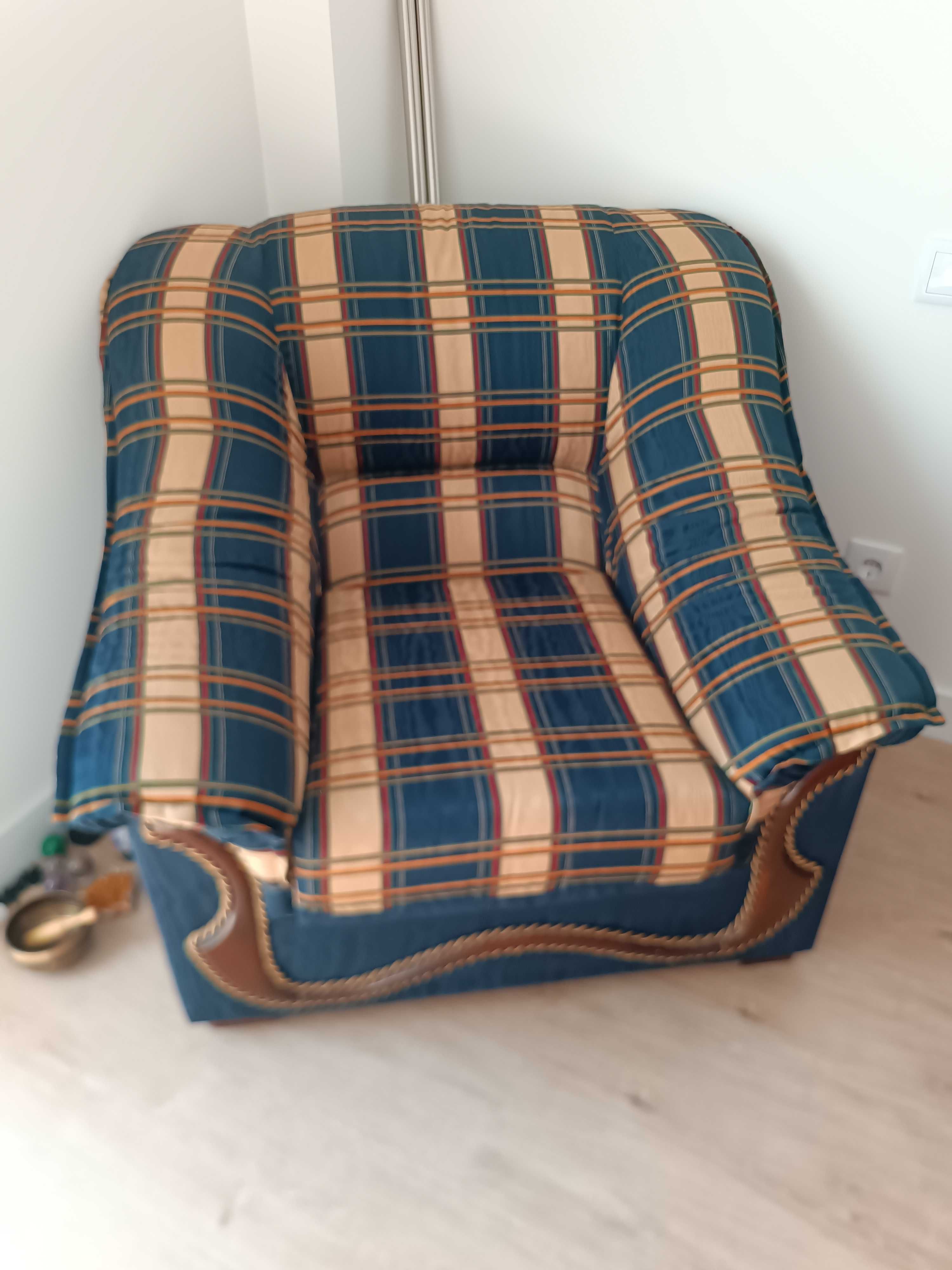 Sofá cama (3 lugares) + 2 sofás individuais