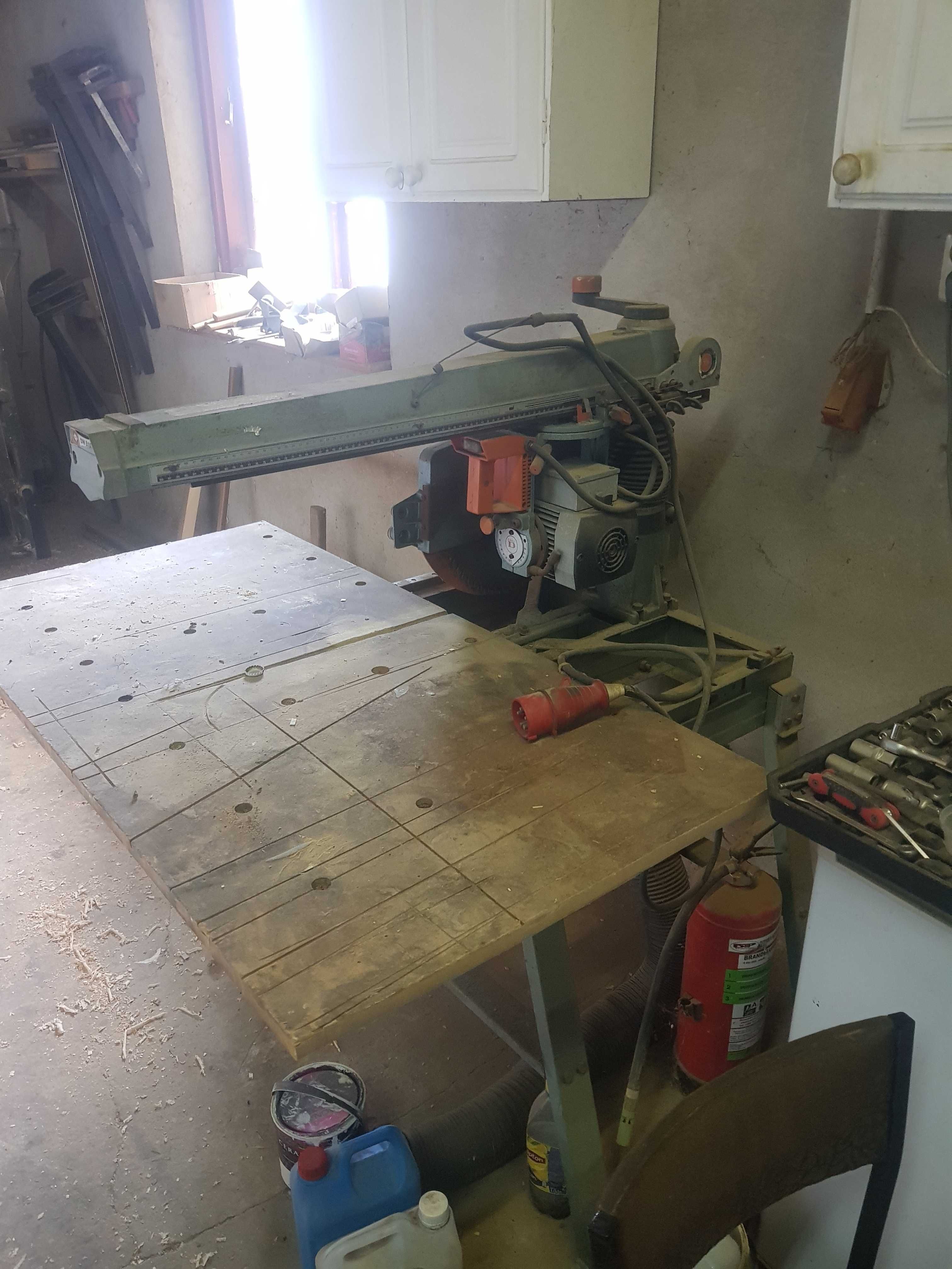 Pila radialna dewalt