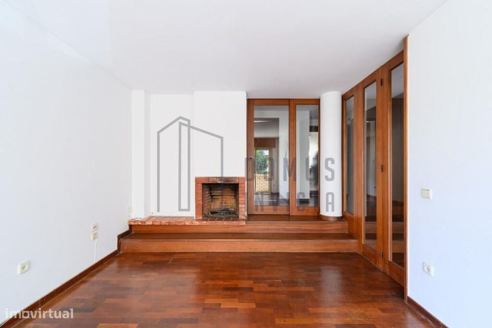 Apartamento T4 na Cooperativa dos Arquitetos- Porto