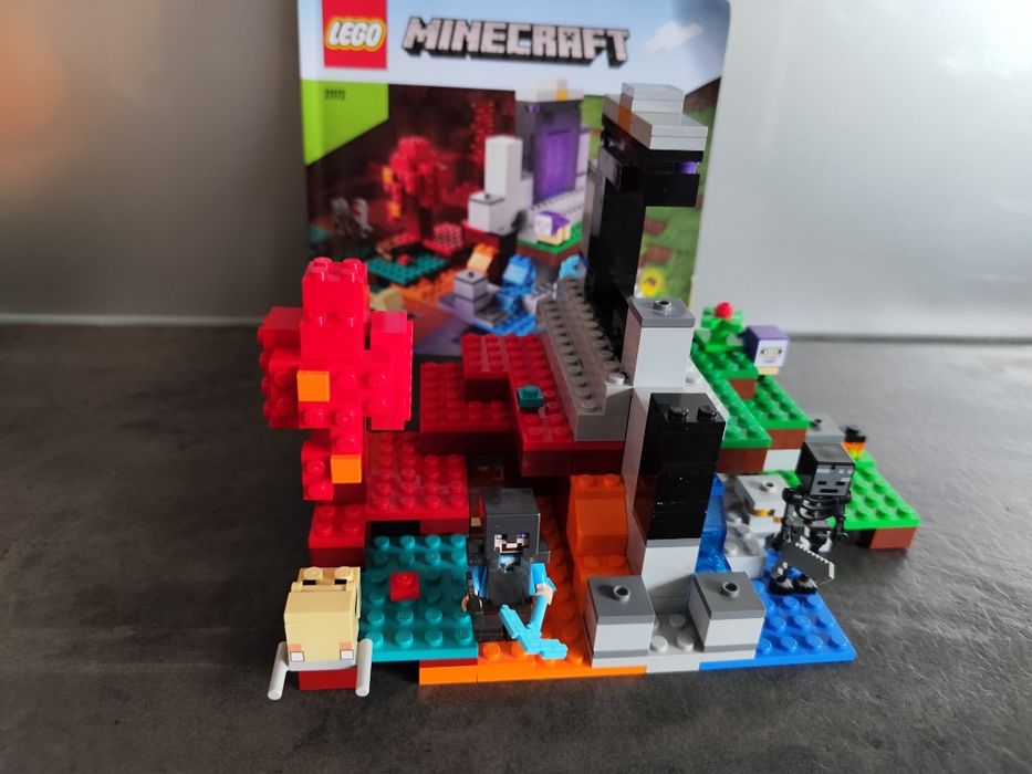 LEGO Minecraft 21172- Zniszczony portal