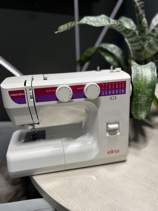 Швейна машинка Elna 1001