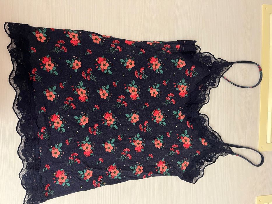 майка з квітами TEZENIS