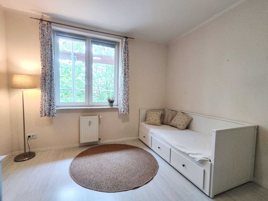 wynajmę mieszkanie 4 pokoje, I p. w centrum