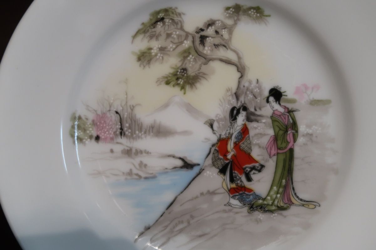 Prato com desenho japonês