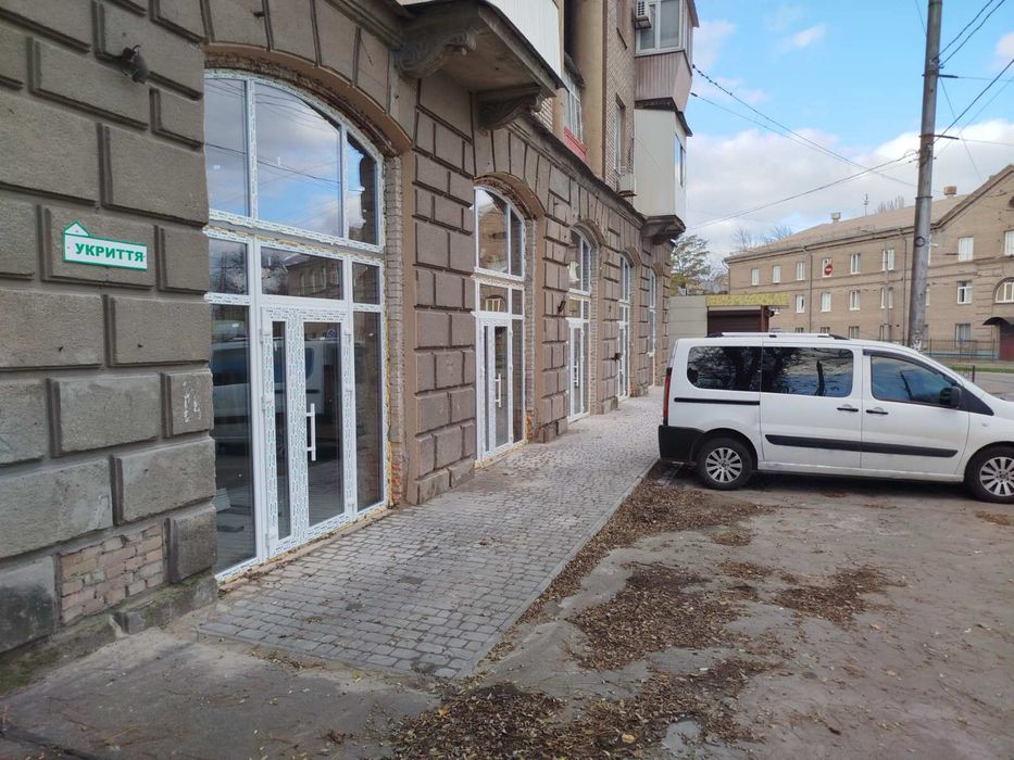 Здаються комерційні приміщення біля АТБ