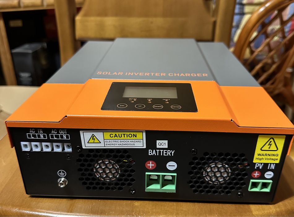 Гібридний інвертор із зарядним пристроєм Pow-HWM 1.5 kW- 12V