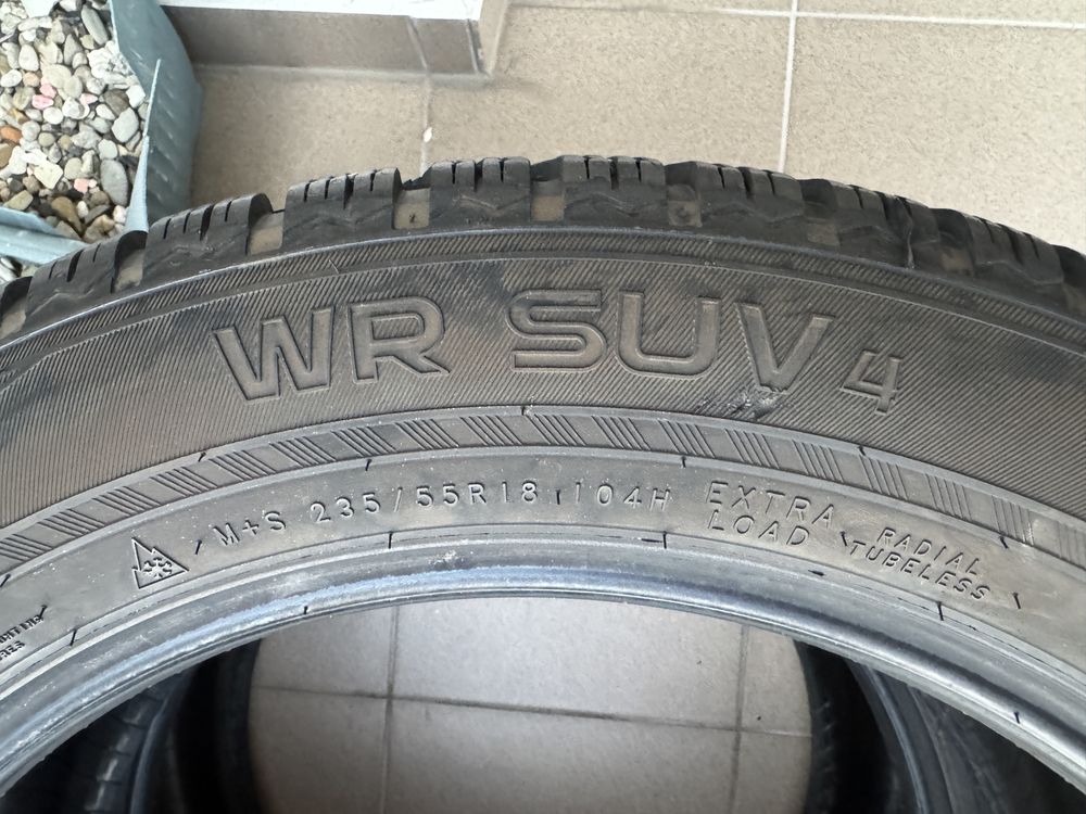 Nokian WR SUV4   235/55R18   komplet opon zimowych 4 sztuki