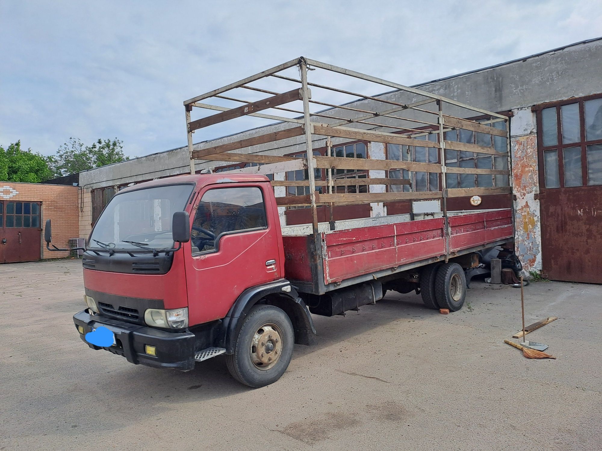 Продам терміново,торг біля авто