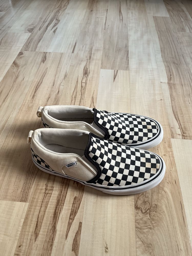 vans slip on w kratke