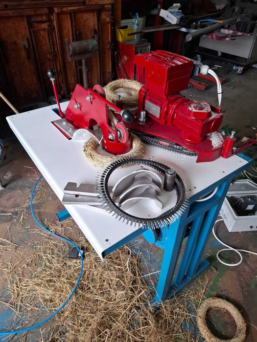 Maszyna do produkcji wianków słomianych