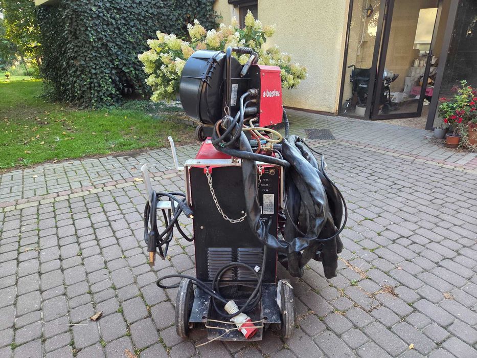 Automat spawalniczy BESTER MAGSTER 450W chłodzony cieczą.