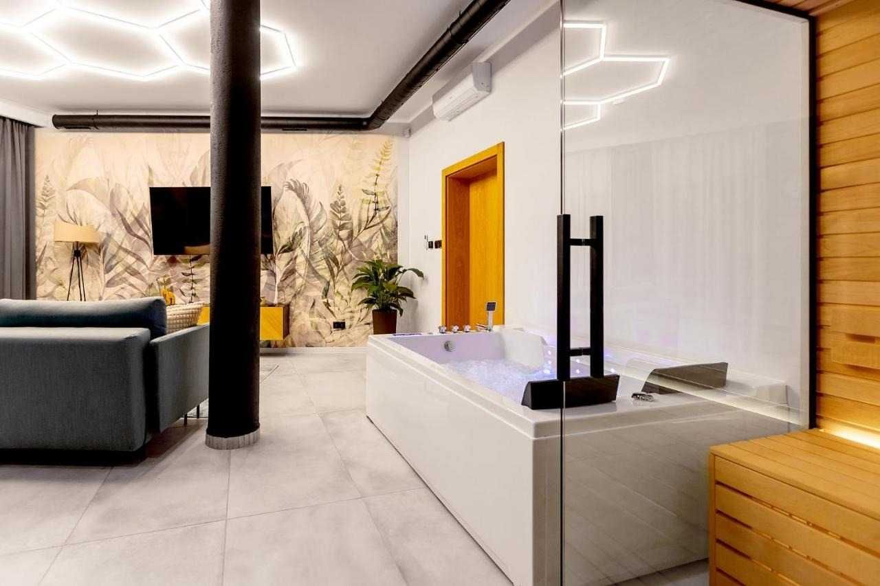 Apartament z jacuzzi i sauną tylko dla Państwa w samym sercu miasta!
