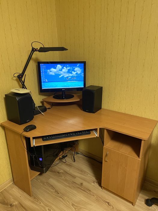 Компьютерный стол , ПК