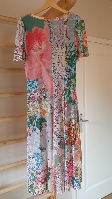 Wzorzysta sukienka DESIGUAL, rozm. 38.