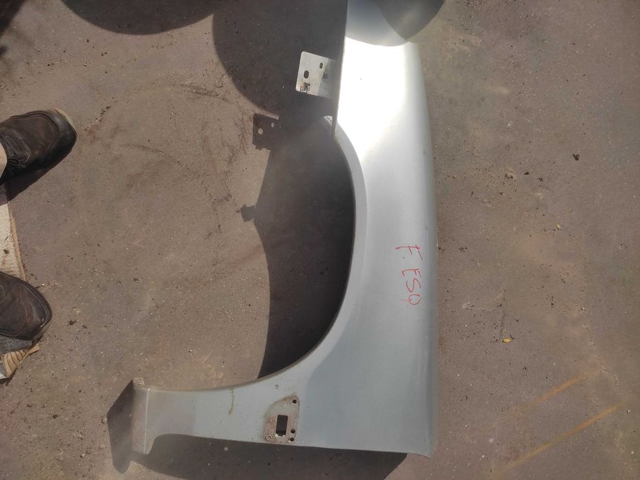 Material de chaparia e interior Saxo