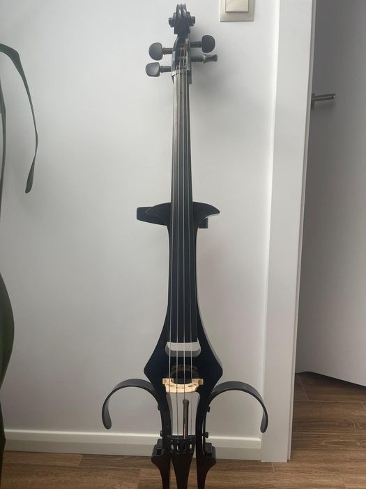 Wiolonczela elektryczna 4/4 - sprzedam