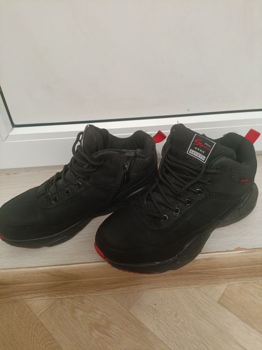 Сапожки кросівки зима 38