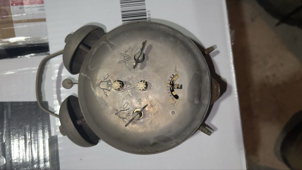 Stary zegarek budzik