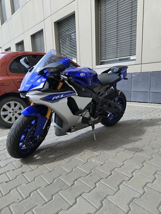 Yamaha R1 ЯМАХА R1 Официал