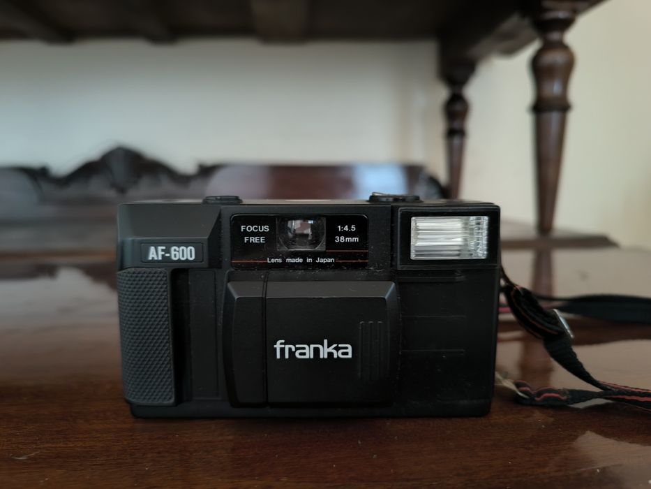 Máquina fotográfica Franka AF-600 38mm e respectiva bolsa de transport