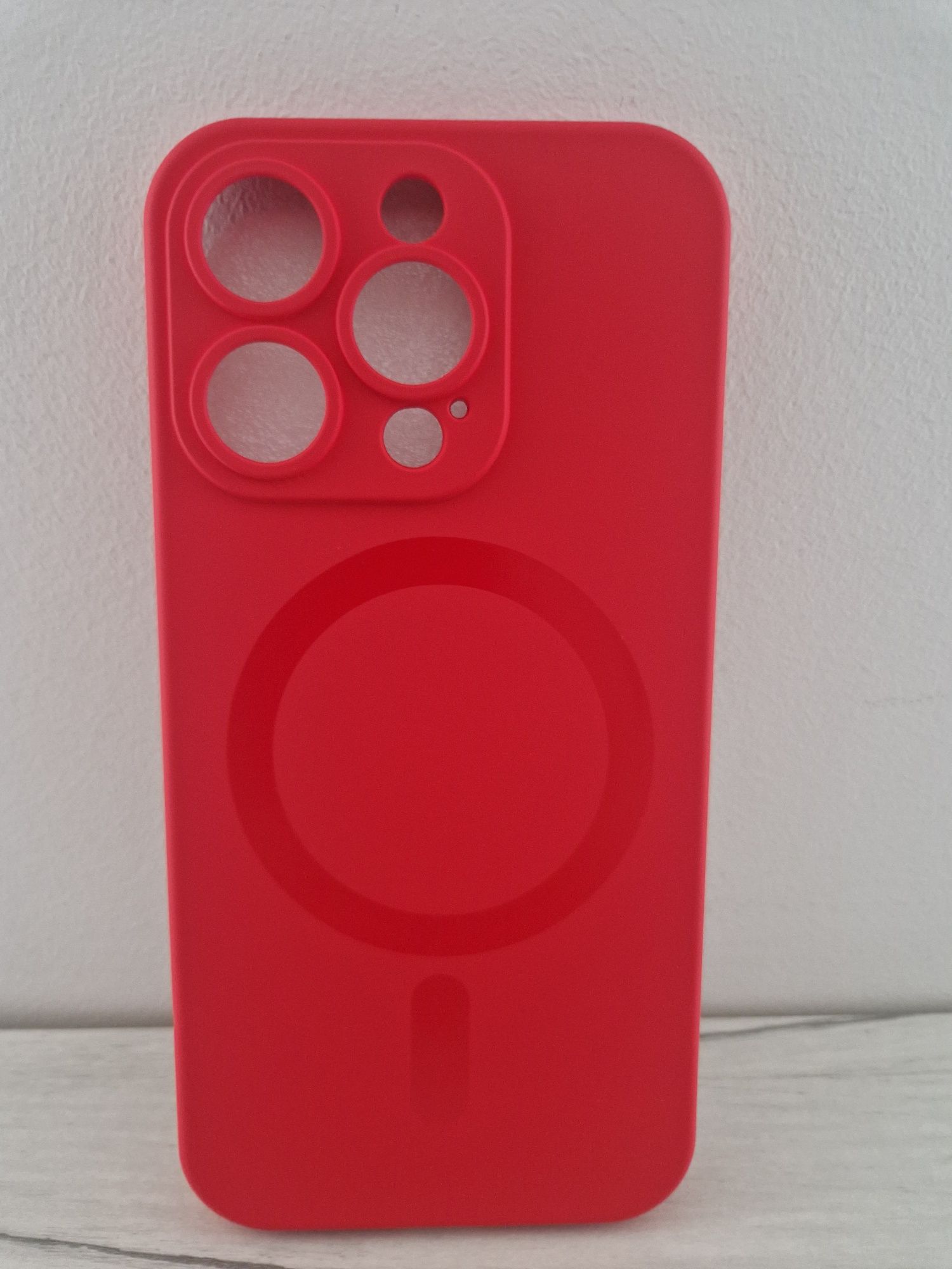 TEL PROTECT MagSilicone Case do Iphone 15 Pro Czerwony