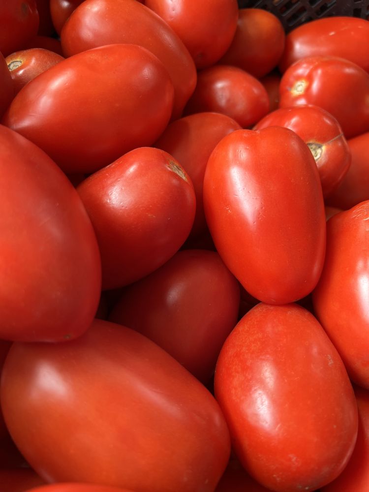 Sok pomidorowy z chilli i sok pomidorowy z pieprzem.