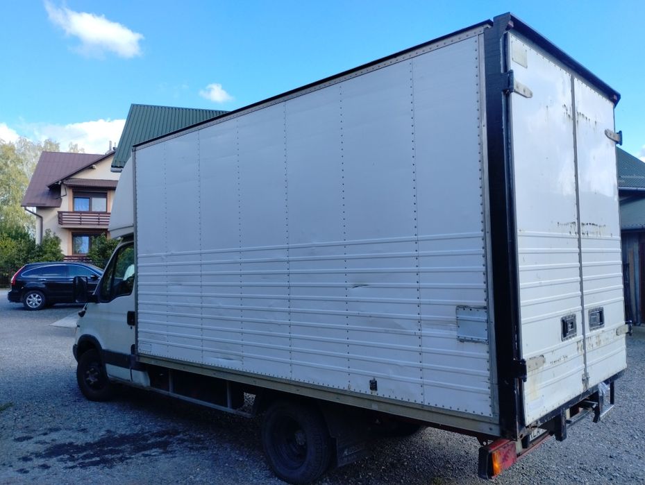 Konter aluminiowy 4,4x2,2x2,4 m z owiewką