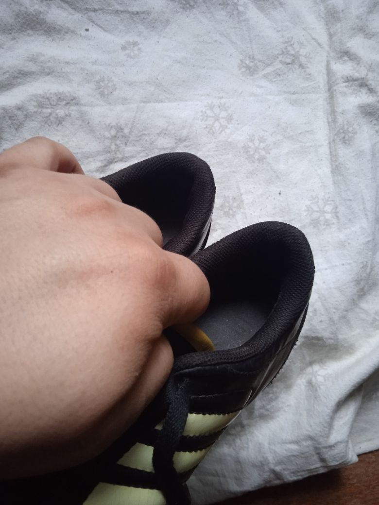 Кроссовки детские кожаные Adidas сороконожки кеды р33 21см оригинал