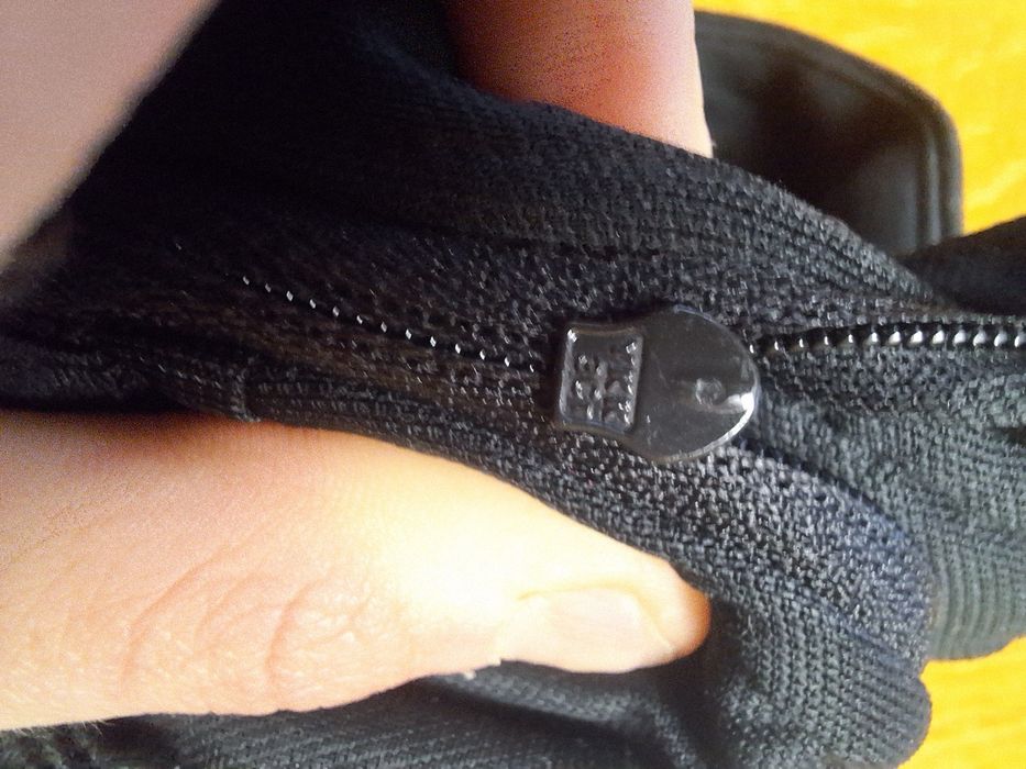 Кофта adidas 2018 року