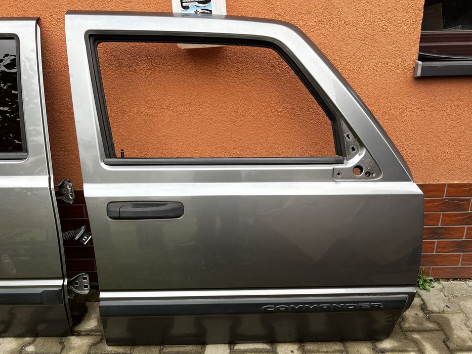 Drzwi Prawe Przód tył Jeep Commander XK XH Komplet Szare Maska